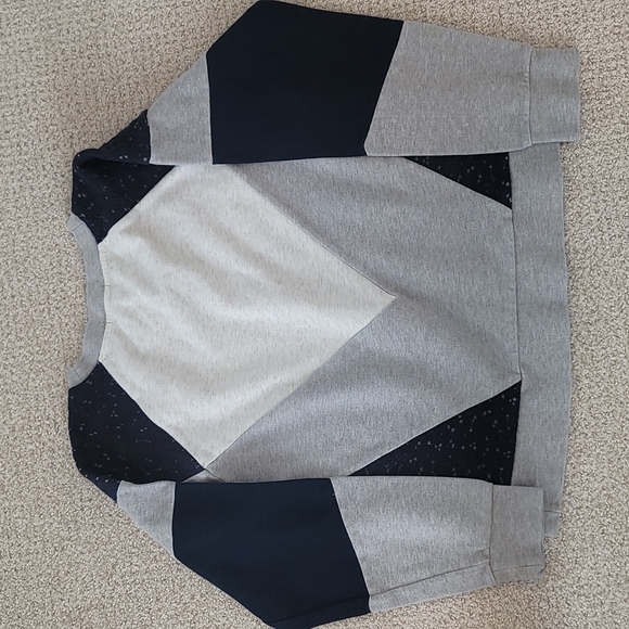 J.Crew elegant sweatshirt with lace insert size M - Picture 2 of 3